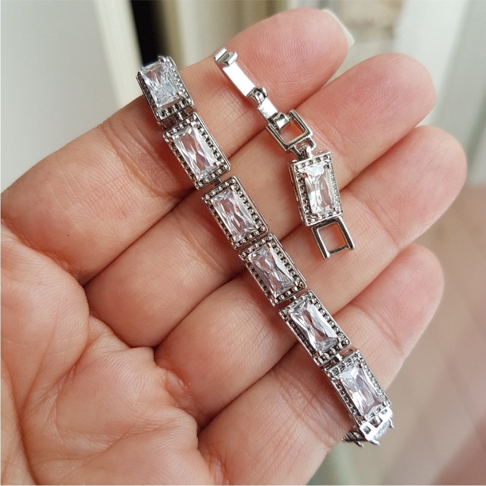 Swarovski Elements 925 Silver Clear Rectangular Halo Tennis Bracelet NEW - Picture 14 of 14